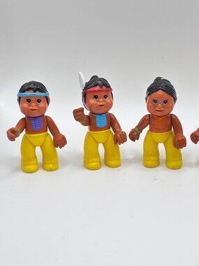 7 Itzy Bitzy Pals Tiny Frontier Friends Vintage Talentoy Native American figures